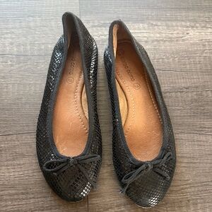 Corso cómo ballerina, black flats